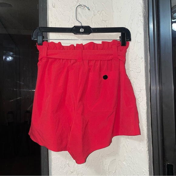 Athleta Skyline II Short Paperbag Waist Red Size 6 - Picture 3 of 3